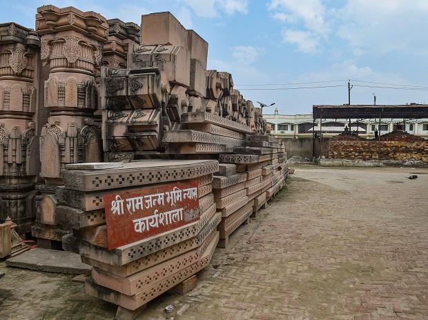 श्रीराम जन्मभूमि तीर्थ क्षेत्र द्वारा भेजे गए भूमि पूजन की तारीख पर प्रधानमंत्री कार्यालय में मुहर लगा दी है।