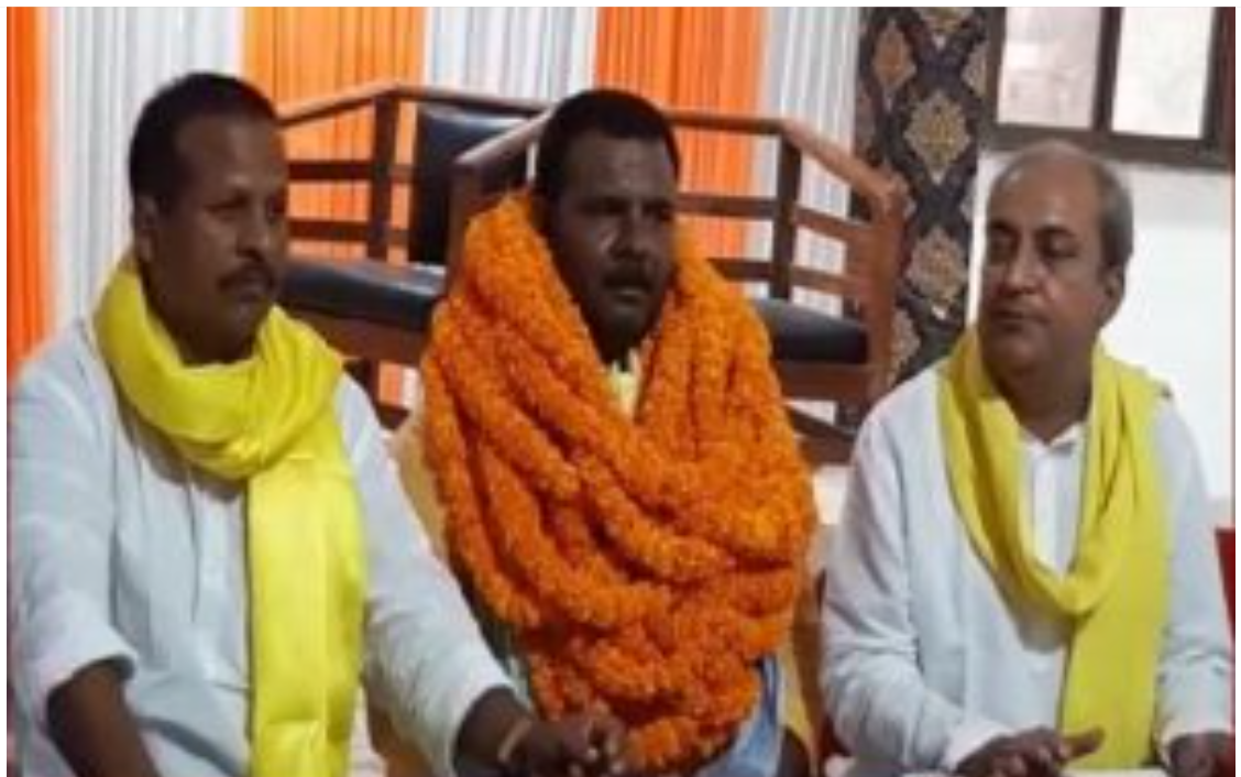 देवरिया सीट से अजय कुमार ने भाजपा से बगावत कर निर्दलीय उम्मीदवार के रूप में अपना नामांकन दाखिल किया है।