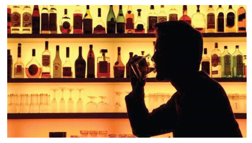 पुलिस कमिश्नर सुजीत पांडेय ने सार्वजनिक व प्रतिबंधित स्थलों पर शराब पीने वालों के खिलाफ शुक्रवार को एक अभियान की शुरूआत की है।