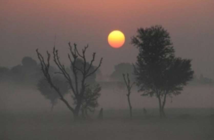 पूर्वी उत्तर प्रदेश में अब ठंड ने अपनी दस्तक दे दी है।