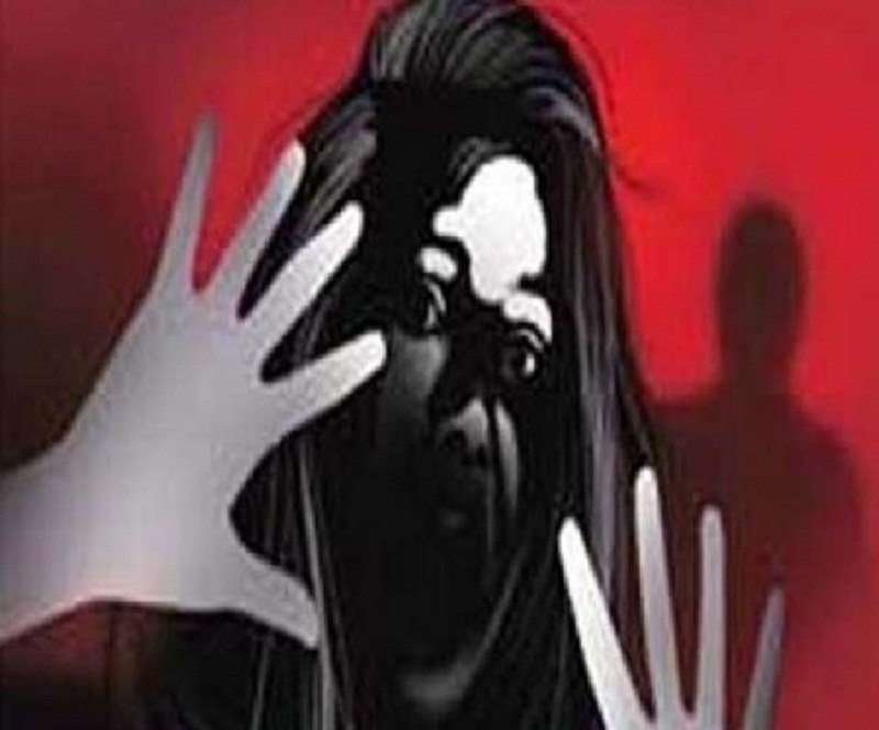 इसकी शिकायत अस्पताल की मैडम से की है और पुलिस में भी इसकी शिकायत दर्ज करवाने की बात कही है।