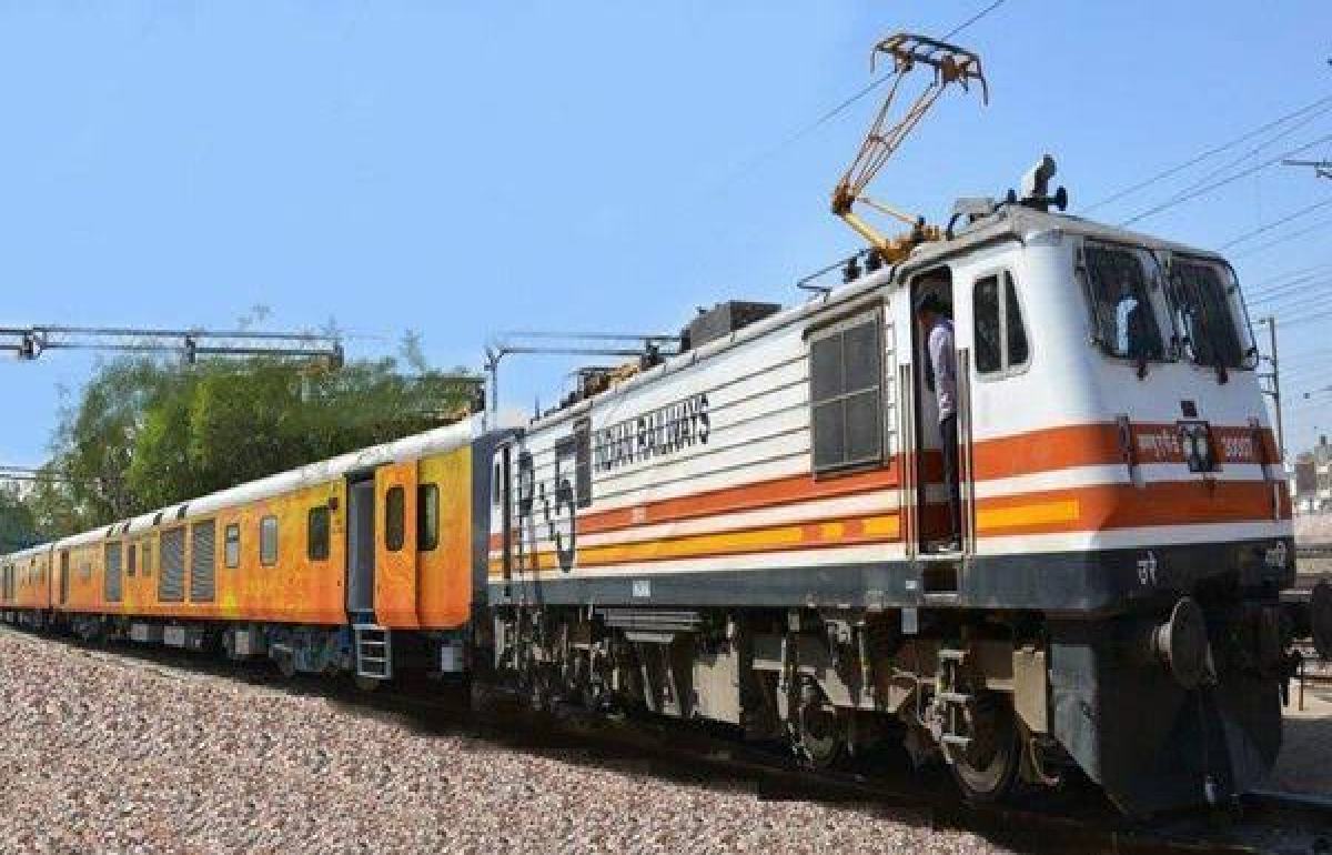 रेलवे की ओर से ट्रेन को निरस्त करने और रूट बदलने से इस सप्ताह यात्रियों को परेशानी होगी।