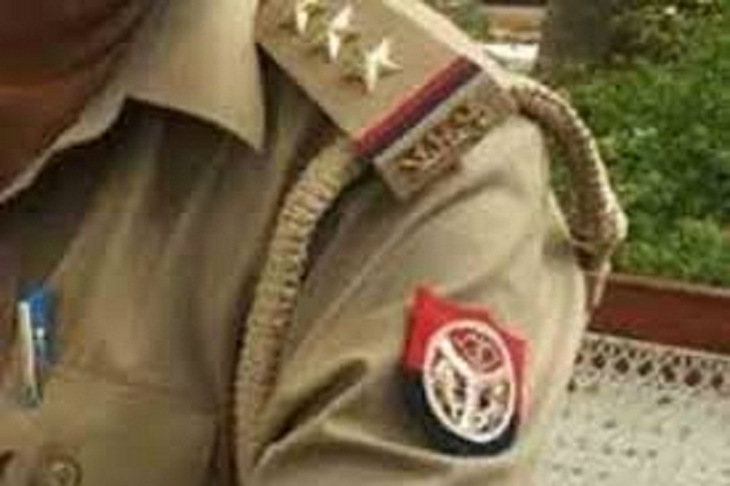 लंबे समय से लखनऊ में जमे 41 इंस्पेक्टरों को गैर जनपदों में रवाना कर दिया गया।