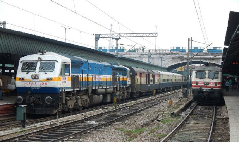 पूर्वोत्तर रेलवे की तरफ से ट्रेनों के संचालन को लेकर जानकारी दी गई है।