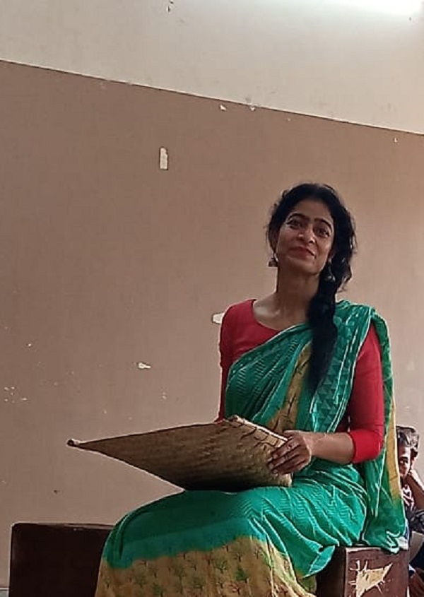 इस नाट्य प्रस्तुति में रंगकर्मी डॉ.सीमा मोदी मुख्य किरदार में नजर आईं।
