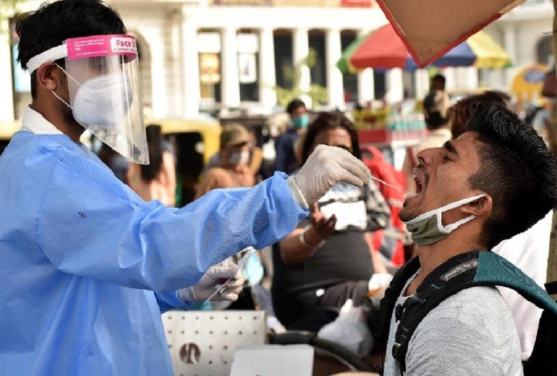 सबसे अधिक 502 नए संक्रमित राजधानी लखनऊ में मिले हैं।