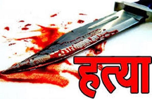 पांच लोगों की हत्या की सूचना पर डीएम अनुज कुमार झा भी पहुंच चुके हैं।