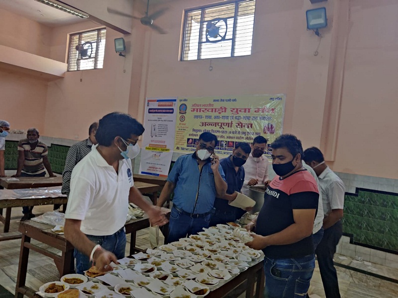 लगभग 1200 सौ थालिया प्रतिदिन तैयार की जाती हैं ।