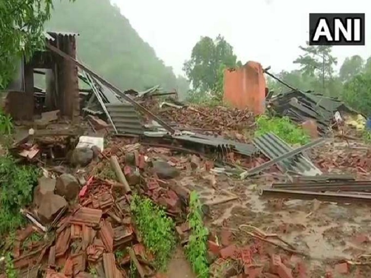 केंद्र सरकार मृतकों के परिजन को दो लाख रुपये और घायलों को 50 हजार रुपये देगी।