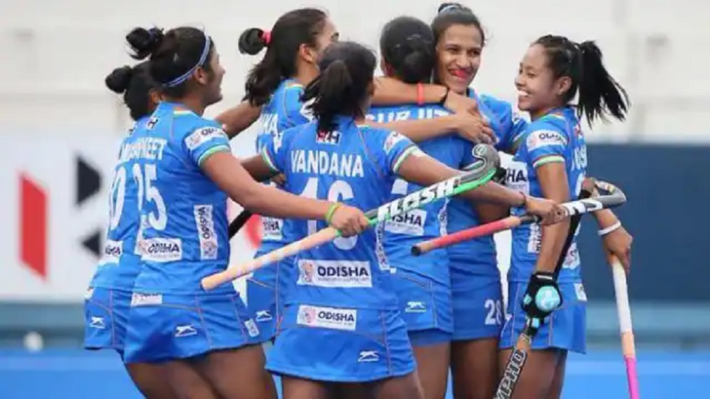 महिला हॉकी टीम ने कंगारू टीम को 1-0 से पछाड़कर सेमीफाइनल में जगह पक्की कर ली। 