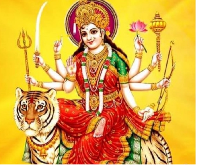 नवरात्रि पर नौ दिनों के लिए देवी दुर्गा का आगमन पृथ्वी पर होता है।
