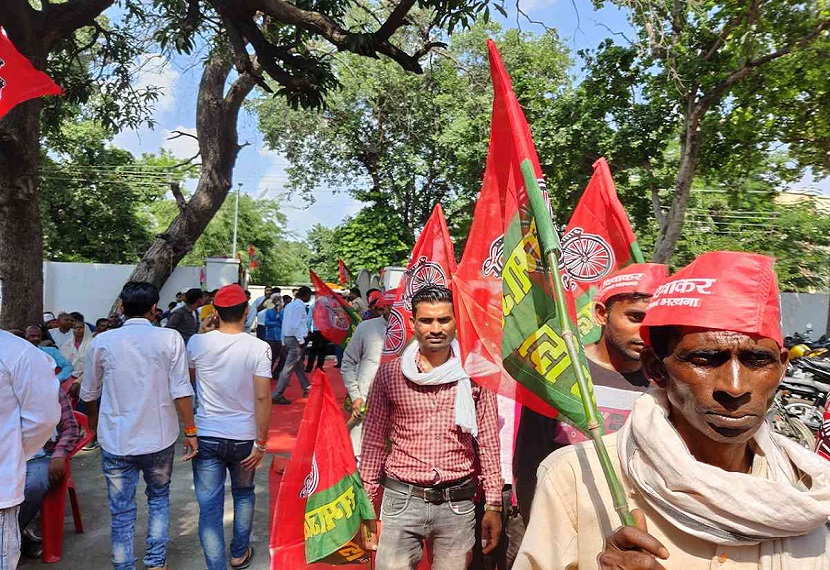 जिले के नेता को दूसरे जिले की  सीट पर उतारने से परहेज किया जाएगा।