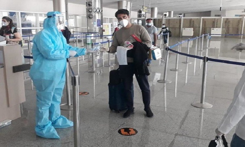 सभी एयरपोर्ट पर यात्रियों की नि:शुल्क आरटीपीसीआर जांच की जा रही है।
